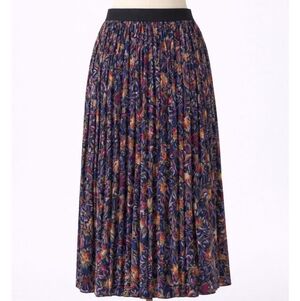 PLEATED FLORAL MIDI SKIRT
